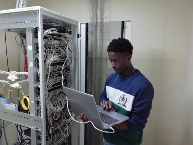The Hidden Costs of In-House IT: Why Outsourced IT Support Makes Financial Sense